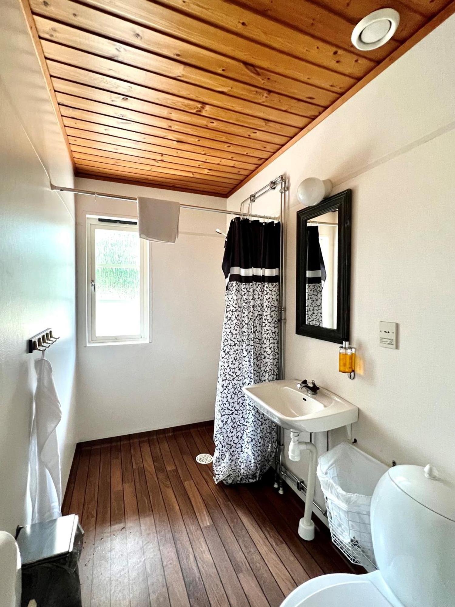 Stf Korroe Gardshotell - B&B Linneryd Екстериор снимка